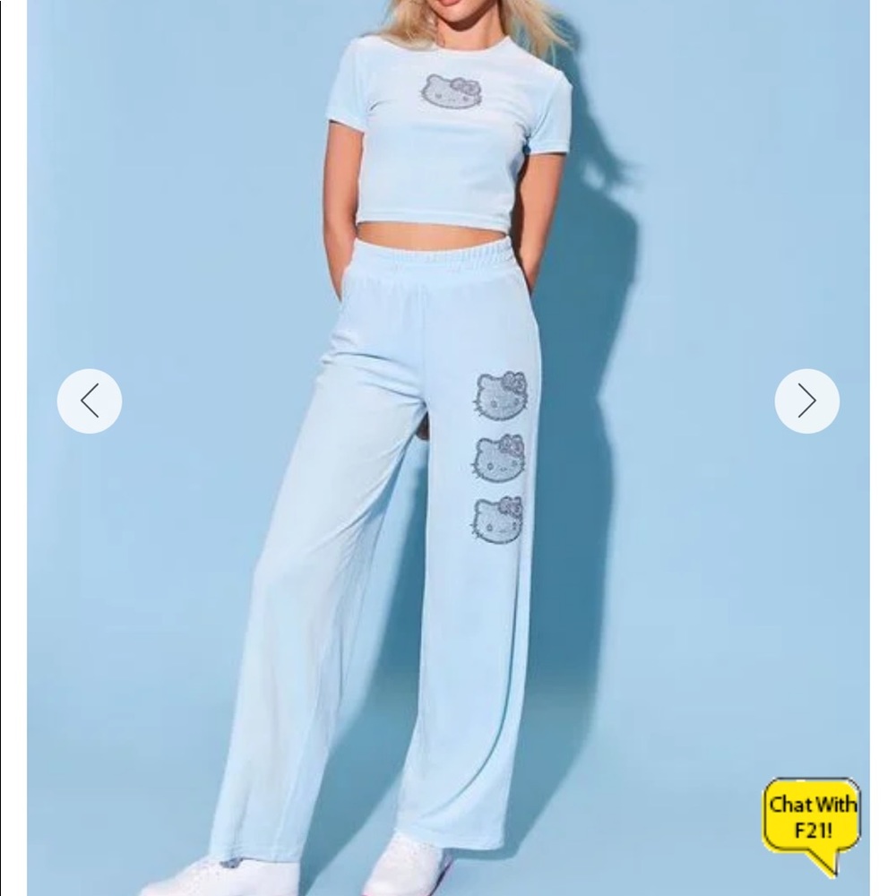 Forever 21 x HELLO KITTY Blue Velour Crop Top and Sweat Pants! Size medium. NWT